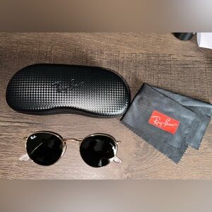 Ray-Ban Black Round Sunglasses